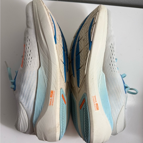 Brooks Ghost Max 3 White and Blue Sneakers main image 8